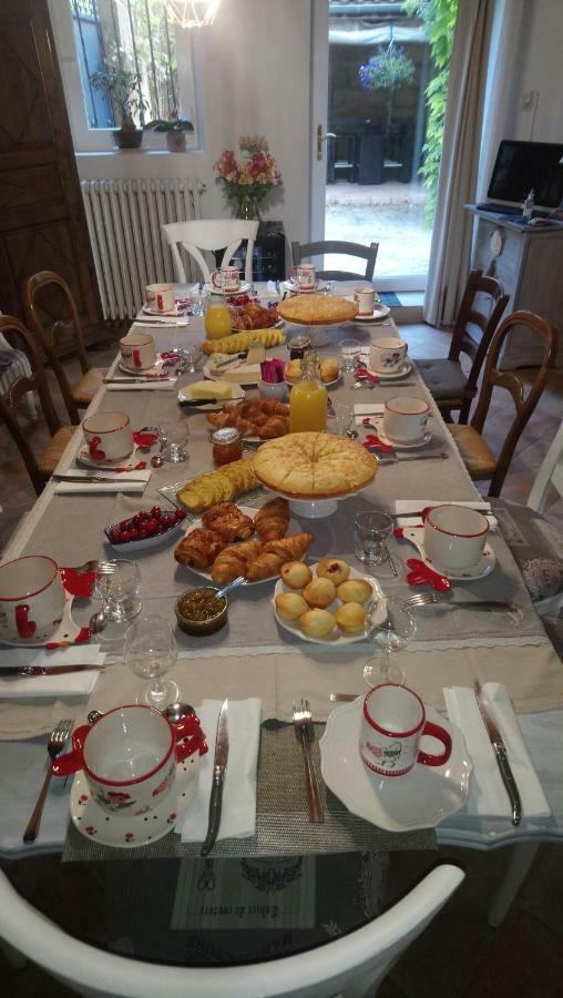 Chambres D'hotes Du Domaine De Lansac Bed & Breakfast *