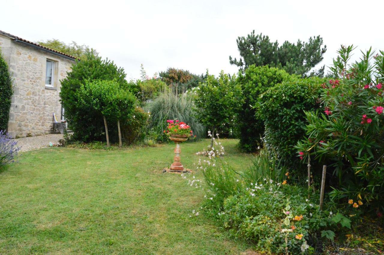 Chambres D'hotes Du Domaine De Lansac Bed & Breakfast Lansac (Gironde)